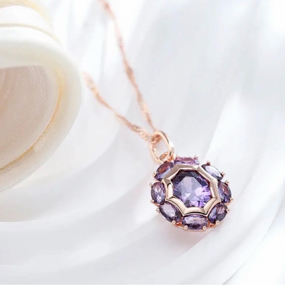 Elegant Purple Pendant Necklace. - Picture 3 of 6